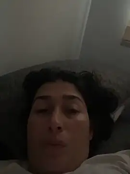 andreaisis2 online show from April 4, 2026, 6:58 pm