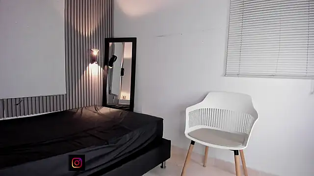 Zafiiraa online show from May 22, 2026, 3:48 am