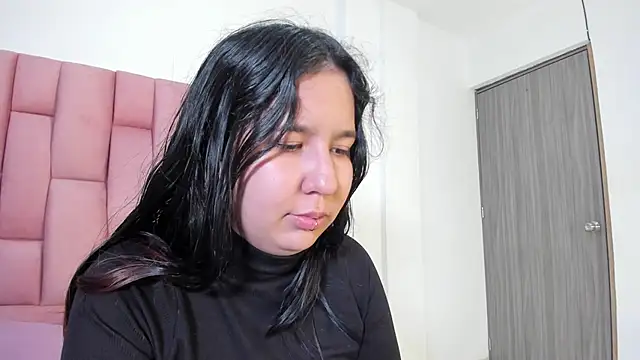 Lia sarahi online show from December 3, 2025, 11:42 am