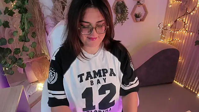 paulinacostello online show from February 17, 2026, 4:48 pm