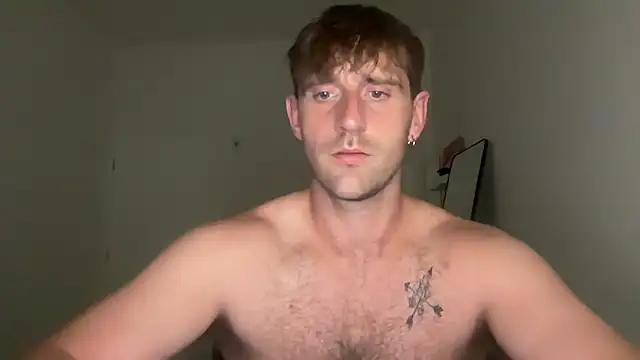 Snapshot of lukegunn chatting on July 10, 2026, 10:43 pm lukegunn online show from July 10, 2026, 10:43 pm