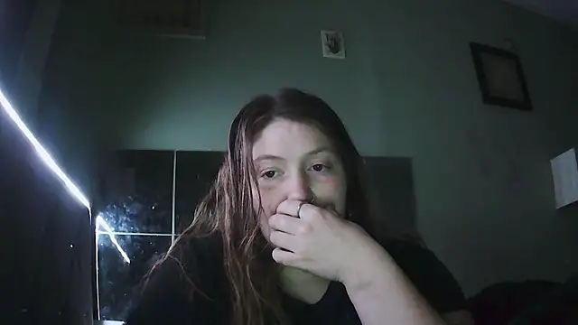 Snapshot of Angelk43 chatting on June 1, 2026, 4:35 am Angelk43 online show from June 1, 2026, 4:35 am