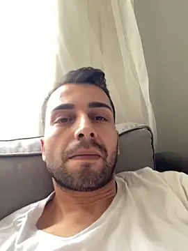 Snapshot of Emre-34 chatting on November 10, 2025, 10:09 am Emre-34 online show from November 10, 2025, 10:09 am