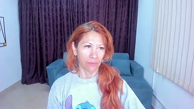 cintiagreyx online show from November 3, 2025, 12:20 pm