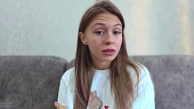 LovelyKatea online show from September 15, 2025, 1:11 pm