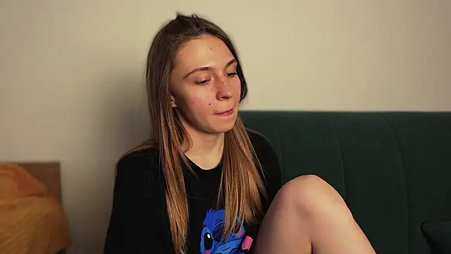 LovelyKatea online show from March 28, 2026, 1:34 pm