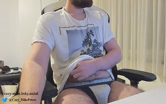 cozy-mike online show from February 19, 2025, 1:40 am