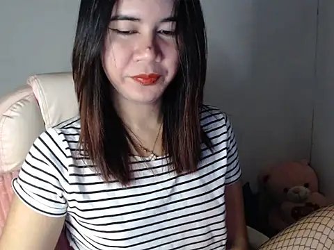 TransPetite1 online show from September 10, 2025, 3:16 am