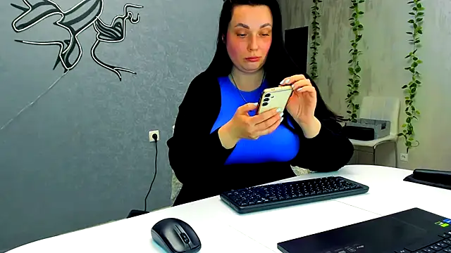 Snapshot of WorshipLilit chatting on February 11, 2026, 5:57 pm WorshipLilit online show from February 11, 2026, 5:57 pm