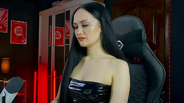 QueenAliss online show from February 21, 2026, 6:26 am