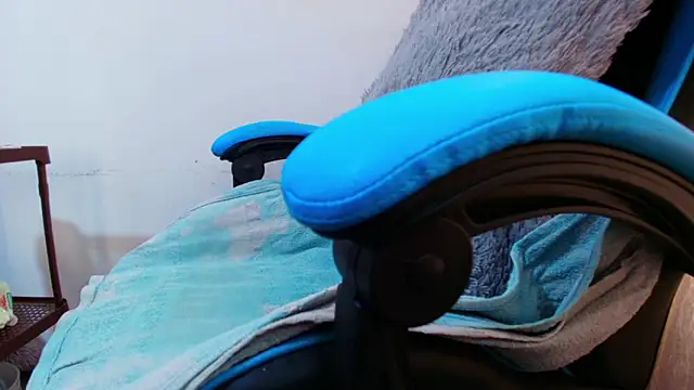 klylls squirt  online show from February 27, 2026, 8:19 pm