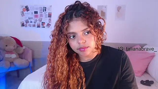 ValienteGirl  online show from March 7, 2025, 5:51 am