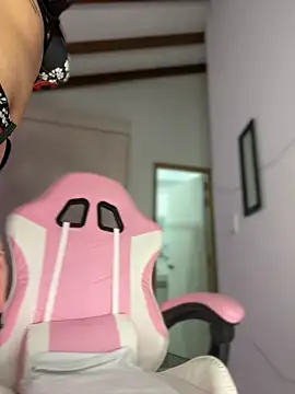 Little Amber6 online show from April 11, 2026, 10:24 pm