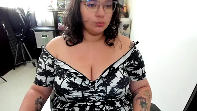 aika-dreams online show from November 28, 2025, 1:55 pm