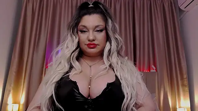 Larissa K online show from November 12, 2025, 7:40 pm