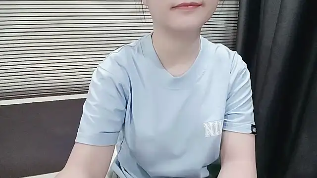 pelue online show from October 28, 2025, 1:28 am