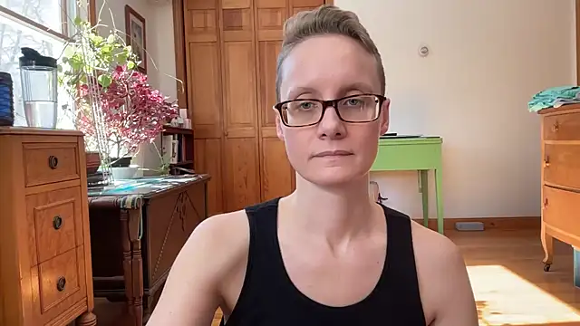 Snapshot of LeahWilde chatting on March 2, 2025, 3:41 pm LeahWilde online show from March 2, 2025, 3:41 pm