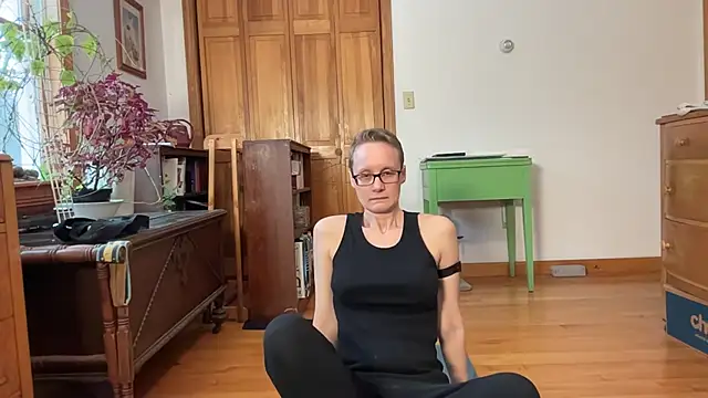 Snapshot of LeahWilde chatting on February 16, 2025, 3:38 pm LeahWilde online show from February 16, 2025, 3:38 pm