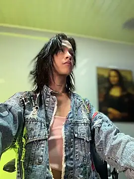 stormytt  online show from December 3, 2025, 5:19 am