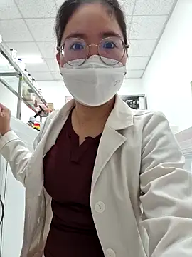 Snapshot of HinaLovely chatting on February 23, 2026, 9:37 pm HinaLovely online show from February 23, 2026, 9:37 pm