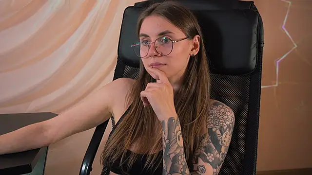  AnnaStark  online show from October 26, 2025, 8:26 am