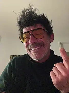 Snapshot of maxximere chatting on February 18, 2026, 1:25 am maxximere online show from February 18, 2026, 1:25 am