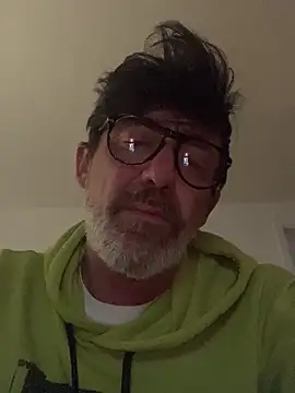 Snapshot of maxximere chatting on February 8, 2026, 11:35 pm maxximere online show from February 8, 2026, 11:35 pm