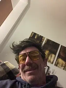 Snapshot of maxximere chatting on January 15, 2026, 2:37 am maxximere online show from January 15, 2026, 2:37 am