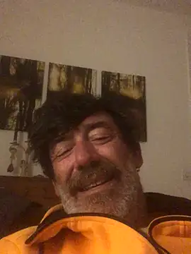 Snapshot of maxximere chatting on October 22, 2025, 11:47 pm maxximere online show from October 22, 2025, 11:47 pm