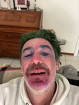 Snapshot of maxximere chatting on February 15, 2026, 12:37 pm maxximere online show from February 15, 2026, 12:37 pm