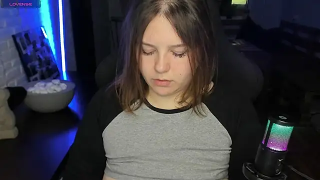 XNirvanaX online show from September 17, 2025, 3:30 am