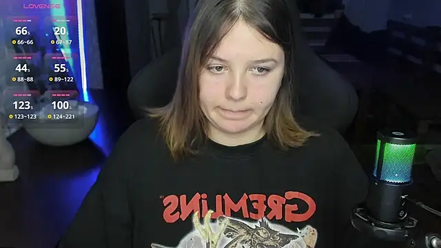 XNirvanaX online show from September 22, 2025, 2:39 am