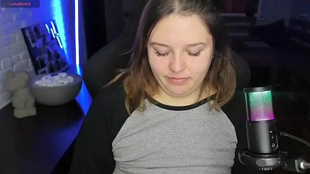 XNirvanaX online show from October 9, 2025, 1:39 am