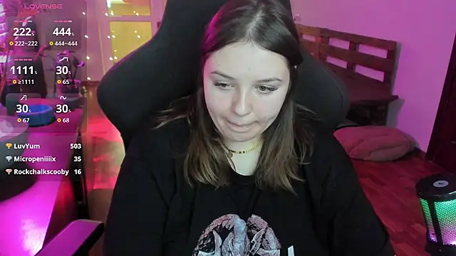 Snapshot of XNirvanaX chatting on February 15, 2026, 7:51 am XNirvanaX online show from February 15, 2026, 7:51 am