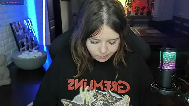 XNirvanaX online show from October 7, 2025, 4:24 am