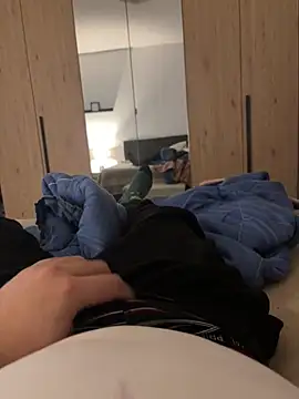 alex21017 online show from January 24, 2025, 9:47 pm