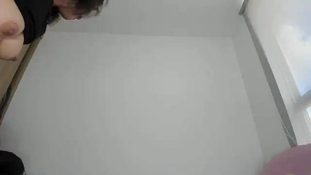 Snapshot of candyhotsquirt_xx chatting on April 3, 2026, 1:39 pm candyhotsquirt xx online show from April 3, 2026, 1:39 pm