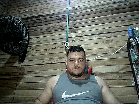 Snapshot of Arcangel_05 chatting on June 25, 2026, 4:10 am Arcangel 05 online show from June 25, 2026, 4:10 am