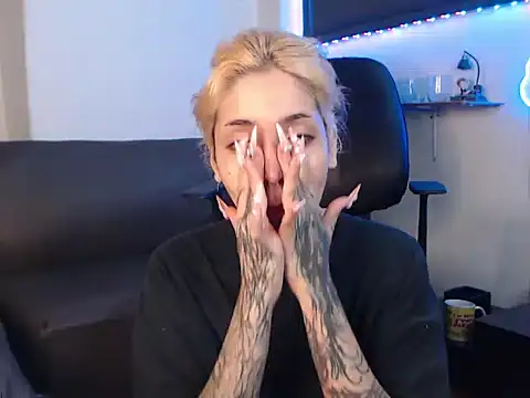 Snapshot of MaryJannes chatting on February 26, 2025, 2:38 pm MaryJannes online show from February 26, 2025, 2:38 pm