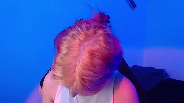 Snapshot of MaryJannes chatting on November 19, 2025, 7:41 am MaryJannes online show from November 19, 2025, 7:41 am