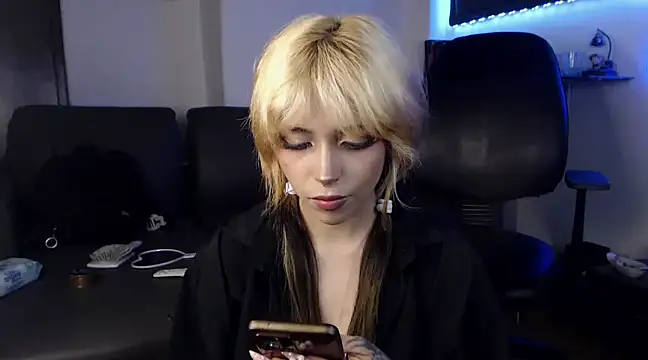 Snapshot of MaryJannes chatting on February 21, 2025, 11:54 pm MaryJannes online show from February 21, 2025, 11:54 pm