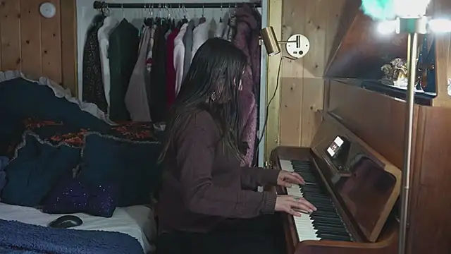 VanessaDoyle online show from April 14, 2026, 11:26 am