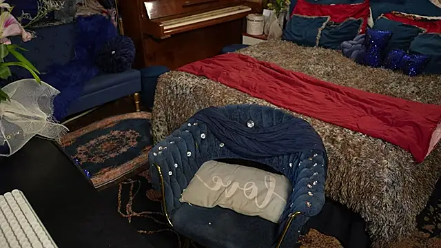 VanessaDoyle online show from November 13, 2025, 7:51 pm