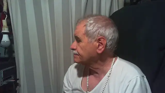 nonnomaturobisex online show from May 21, 2026, 8:44 am