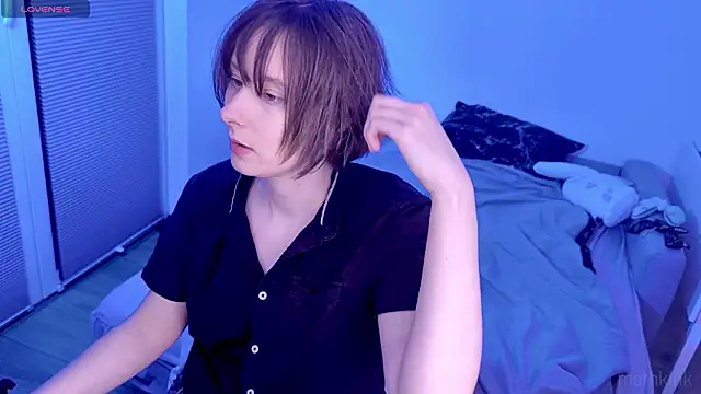 mothkink online show from February 11, 2026, 6:52 pm