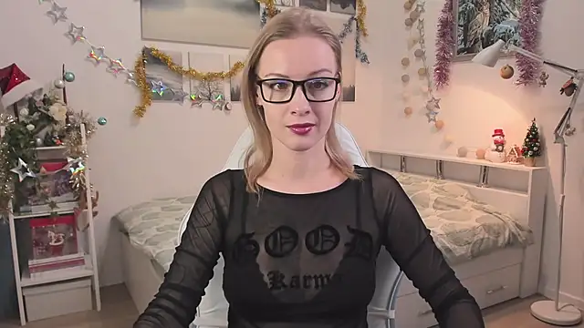 MissRightX online show from December 18, 2025, 11:47 am