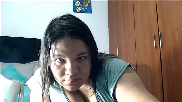 Snapshot of Van3orgasm4me chatting on May 3, 2026, 9:18 pm Van3orgasm4me online show from May 3, 2026, 9:18 pm
