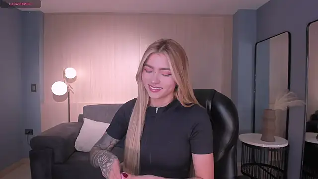 LexieWayne online show from April 7, 2026, 6:54 pm