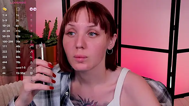 Snapshot of LianaFord chatting on February 19, 2026, 5:48 am LianaFord online show from February 19, 2026, 5:48 am