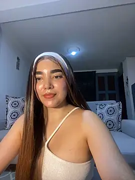 DulceChloe99 online show from April 14, 2026, 4:06 am